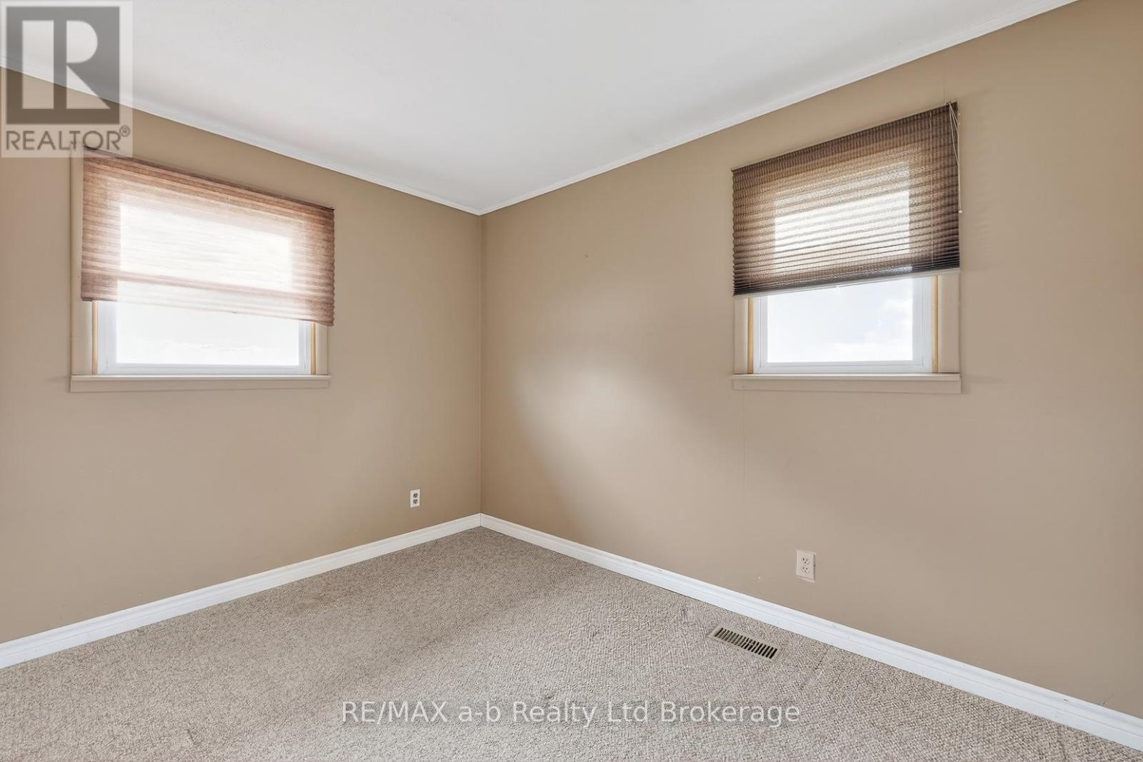 23 Glenn Avenue, Ingersoll (Ingersoll - South), Ontario  N5C 2C9 - Photo 21 - X12916032