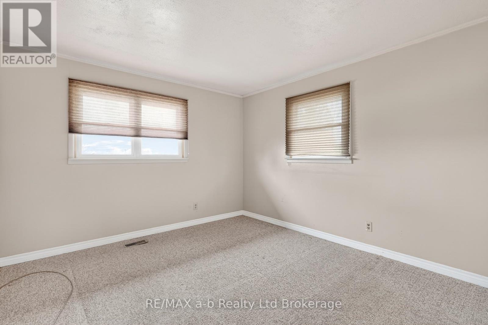 23 Glenn Avenue, Ingersoll (Ingersoll - South), Ontario  N5C 2C9 - Photo 22 - X12916032