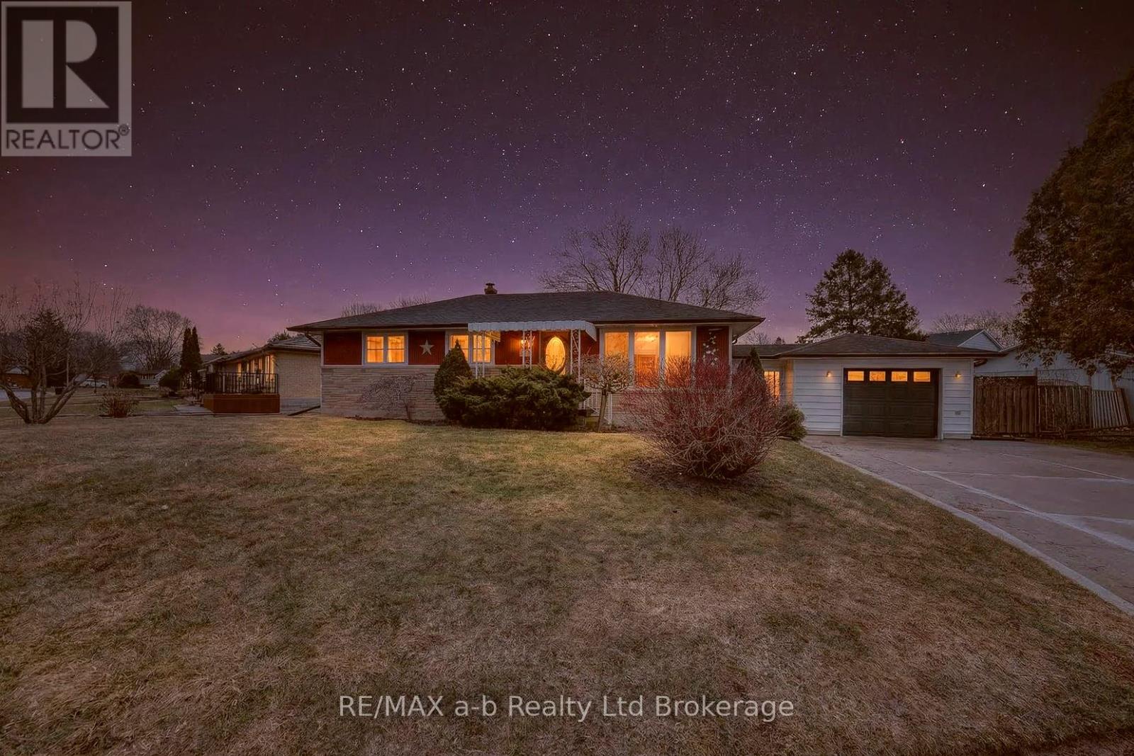 23 Glenn Avenue, Ingersoll (Ingersoll - South), Ontario  N5C 2C9 - Photo 3 - X12916032