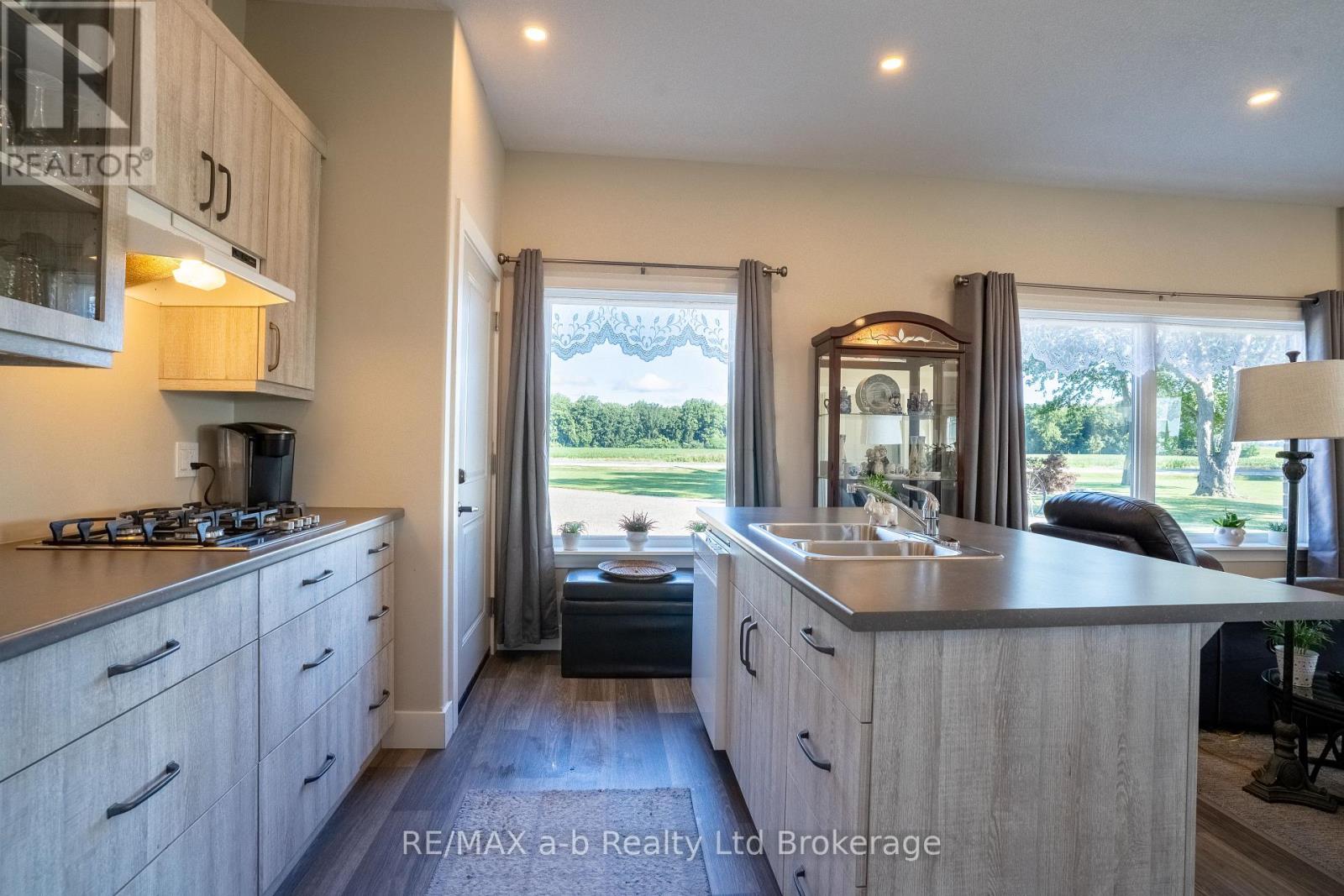 324500 Mount Elgin Road, South-West Oxford, Ontario  N0J 1N0 - Photo 7 - X12918414