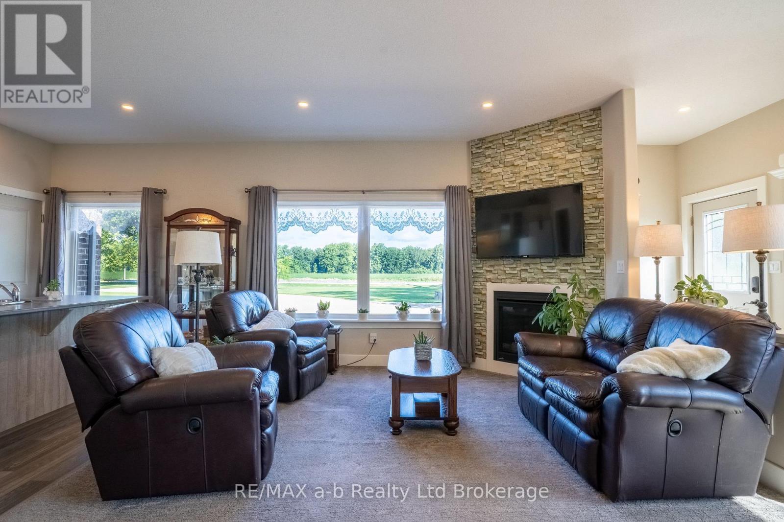 324500 Mount Elgin Road, South-West Oxford, Ontario  N0J 1N0 - Photo 8 - X12918414