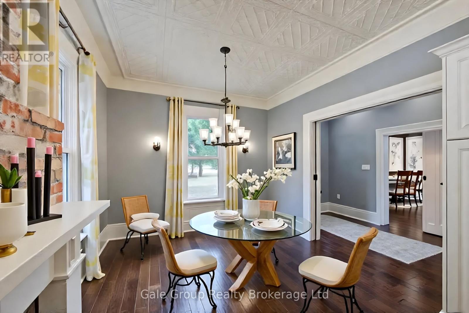 155 Vansittart Avenue, Woodstock (Woodstock - North), Ontario  N4S 6E7 - Photo 10 - X12919162