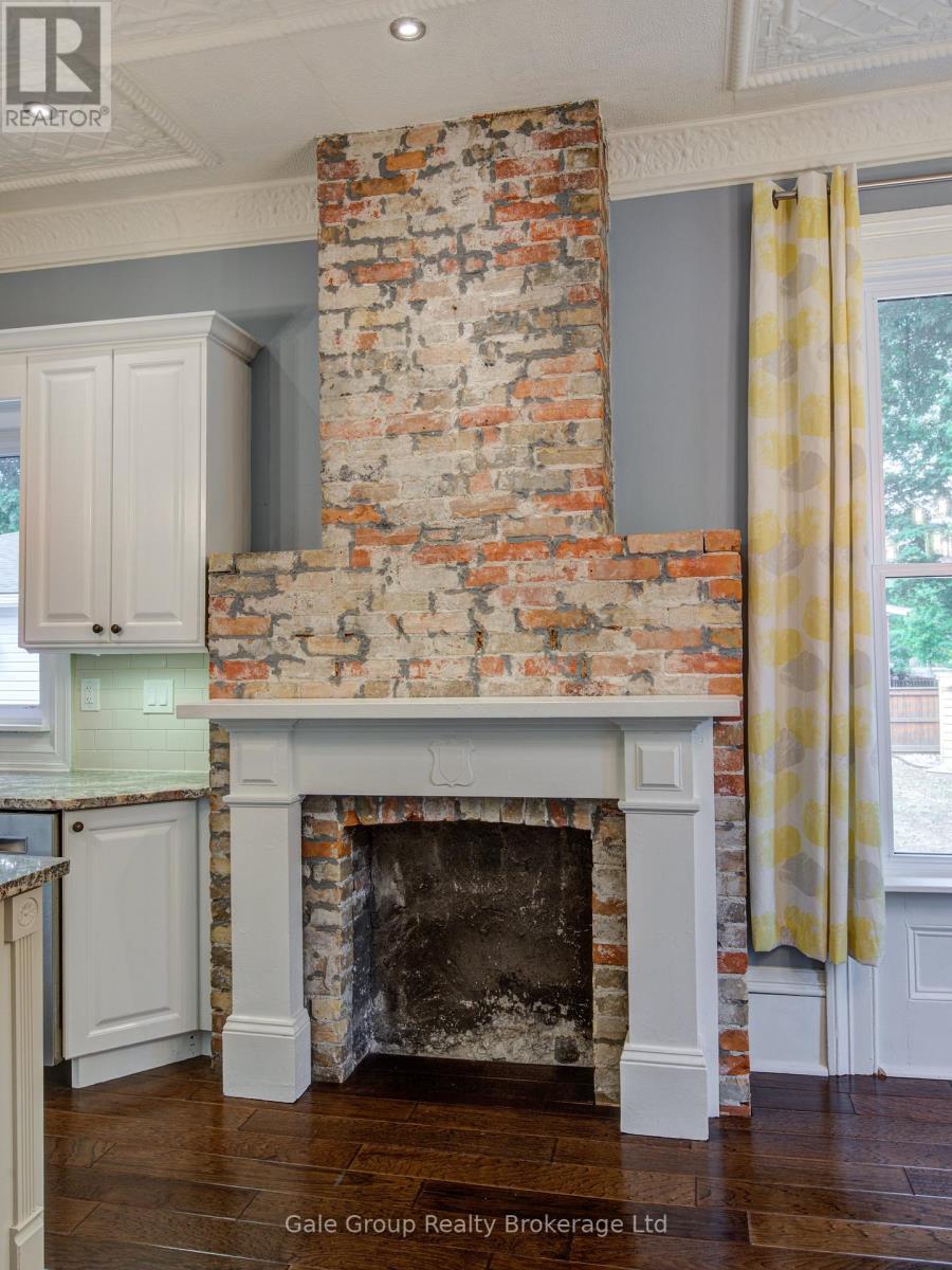 155 Vansittart Avenue, Woodstock (Woodstock - North), Ontario  N4S 6E7 - Photo 11 - X12919162