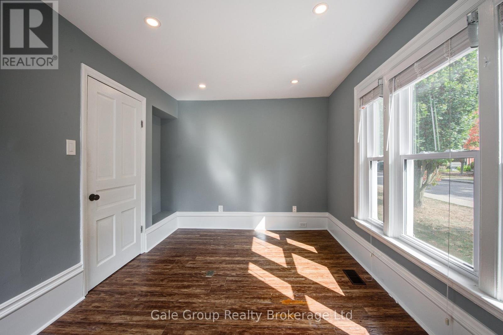 155 Vansittart Avenue, Woodstock (Woodstock - North), Ontario  N4S 6E7 - Photo 19 - X12919162