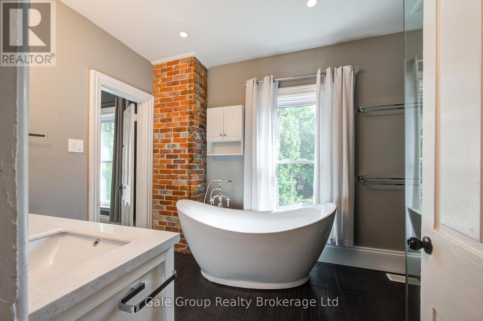 155 Vansittart Avenue, Woodstock (Woodstock - North), Ontario  N4S 6E7 - Photo 27 - X12919162