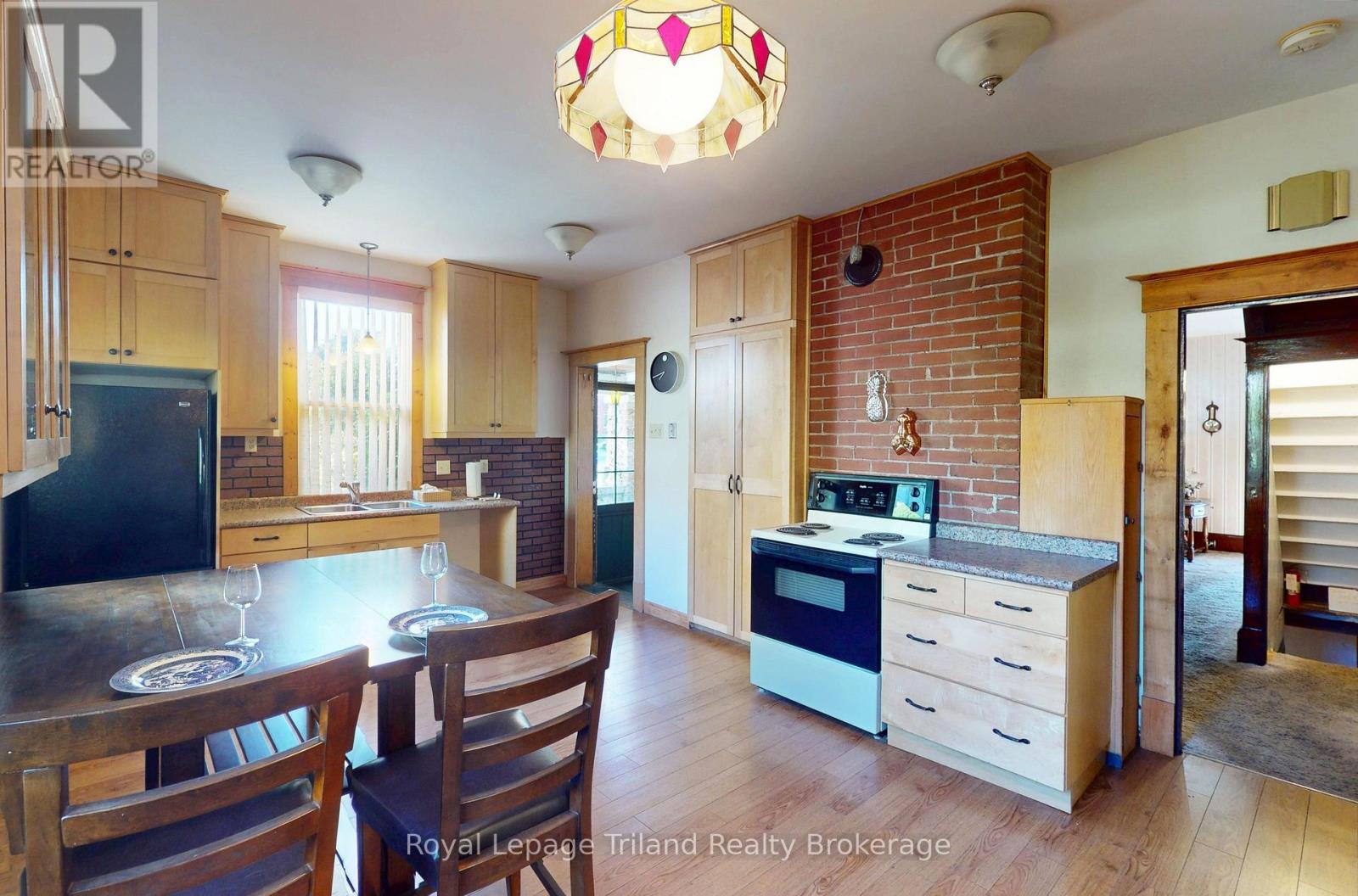 144 Huron Street, Zorra (Embro), Ontario  N0J 1J0 - Photo 19 - X12919338