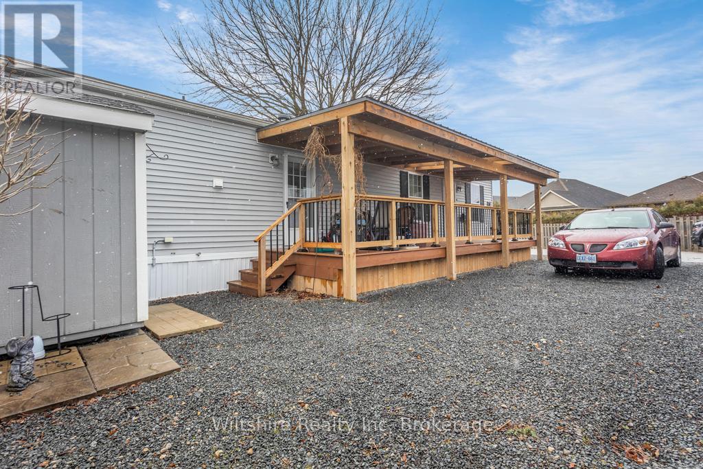 5w - 23 North Street W, Tillsonburg, Ontario  N4G 1B9 - Photo 3 - X12919970