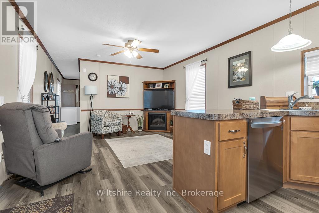 5w - 23 North Street W, Tillsonburg, Ontario  N4G 1B9 - Photo 6 - X12919970