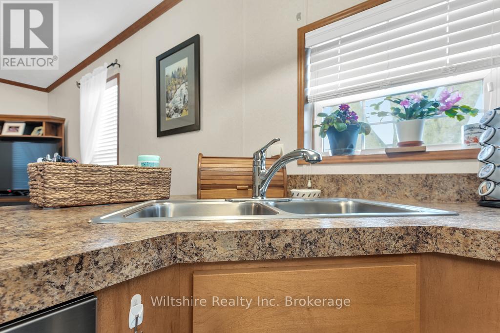 5w - 23 North Street W, Tillsonburg, Ontario  N4G 1B9 - Photo 7 - X12919970