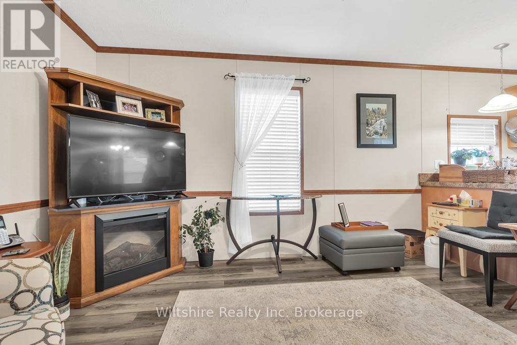 5w - 23 North Street W, Tillsonburg, Ontario  N4G 1B9 - Photo 9 - X12919970