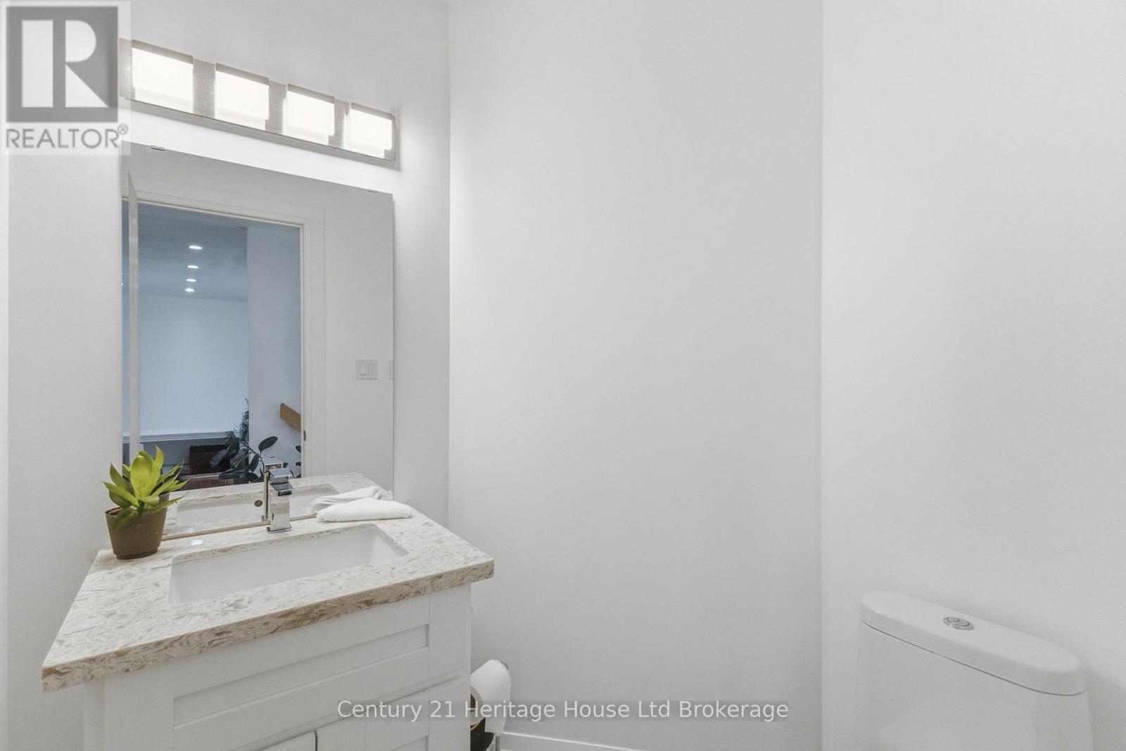 61 Applewood Crescent, London South (South N), Ontario  N6J 3R1 - Photo 13 - X12920688