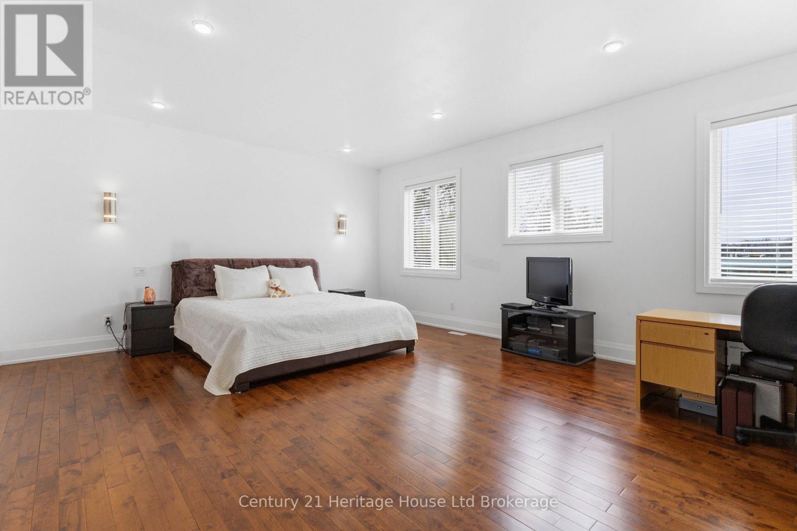 61 Applewood Crescent, London South (South N), Ontario  N6J 3R1 - Photo 17 - X12920688