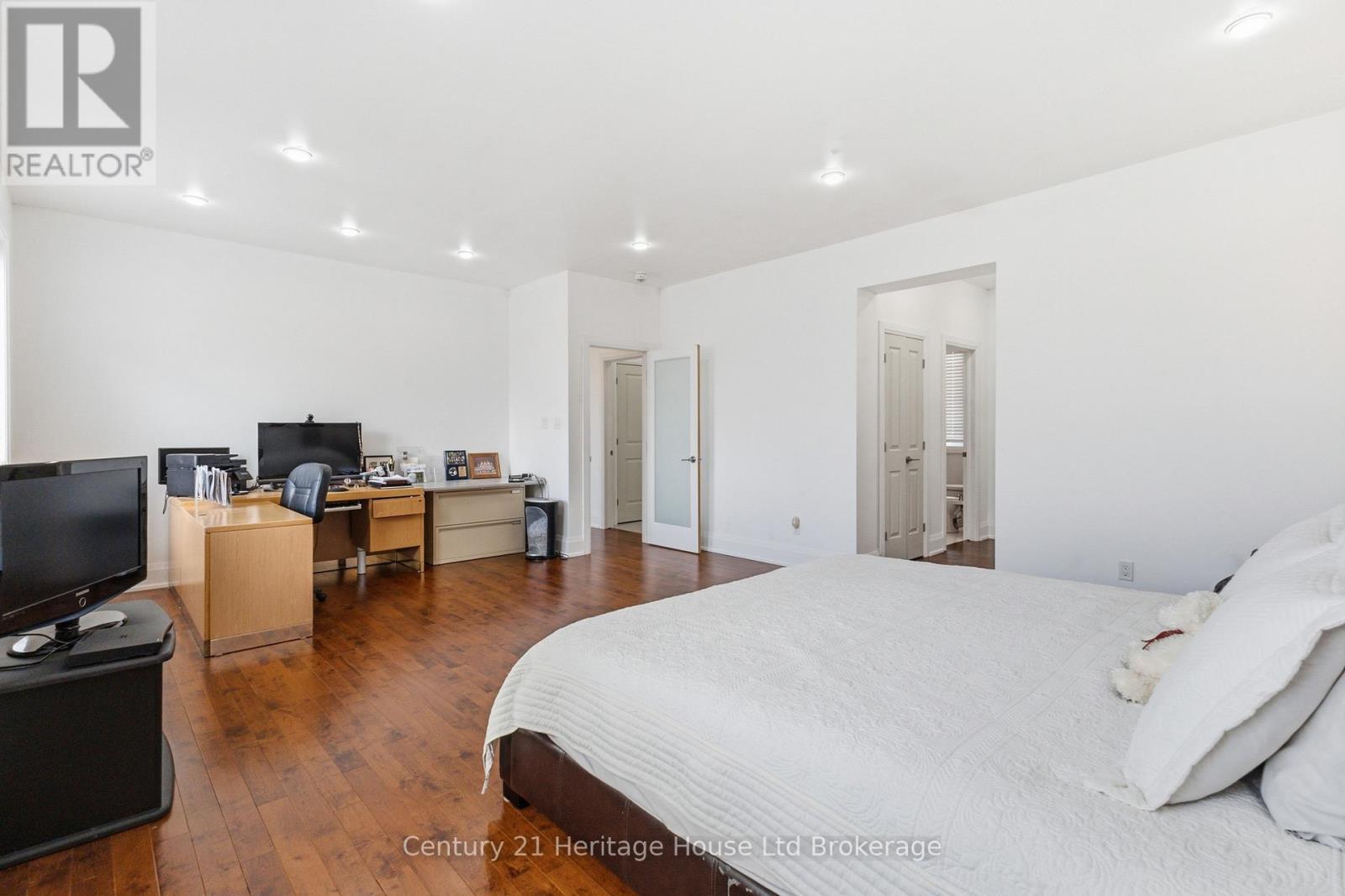 61 Applewood Crescent, London South (South N), Ontario  N6J 3R1 - Photo 18 - X12920688