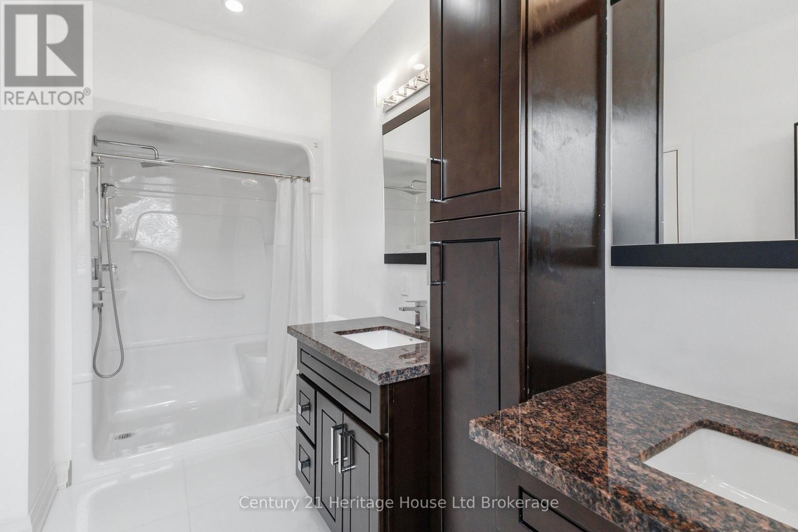 61 Applewood Crescent, London South (South N), Ontario  N6J 3R1 - Photo 20 - X12920688