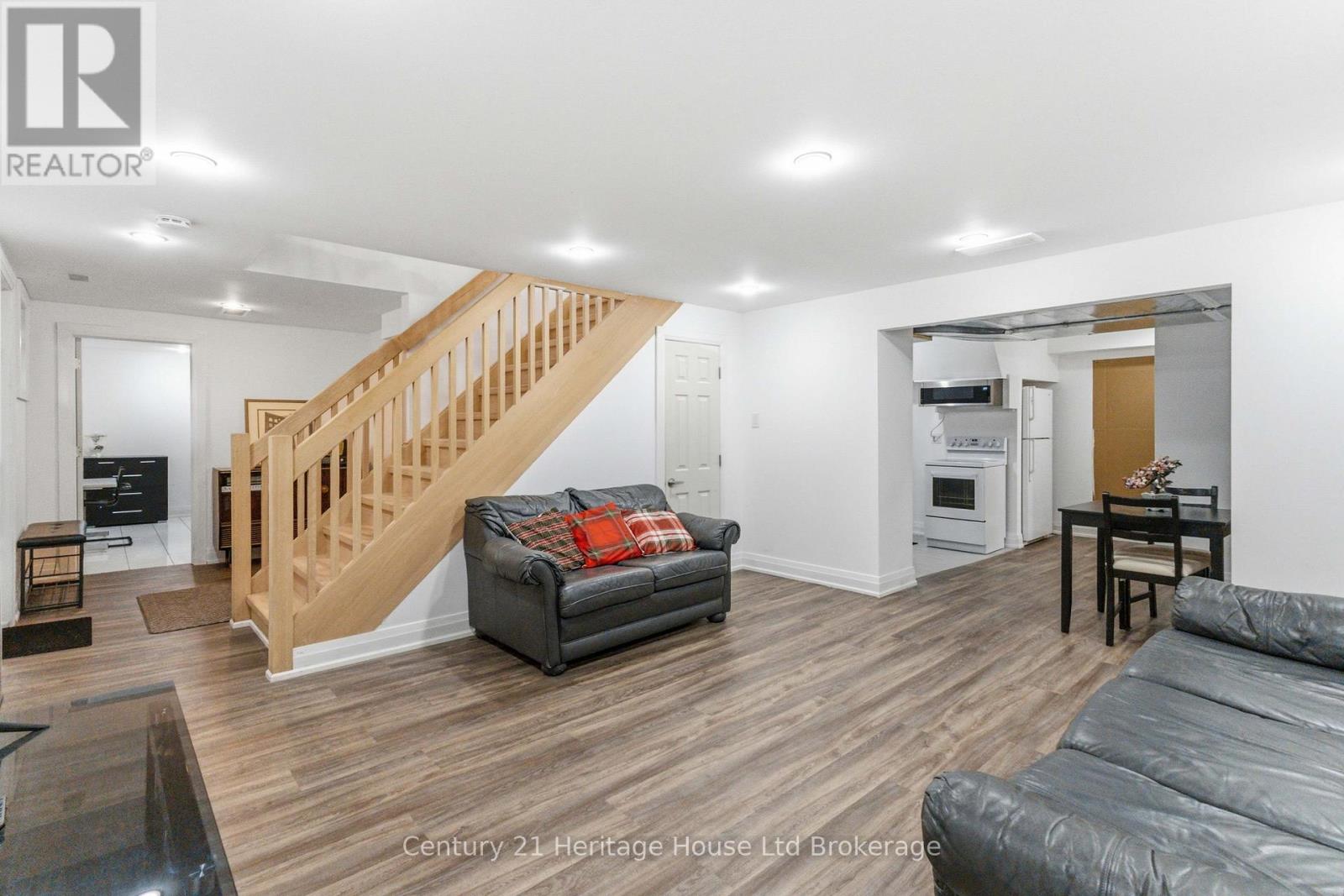 61 Applewood Crescent, London South (South N), Ontario  N6J 3R1 - Photo 22 - X12920688