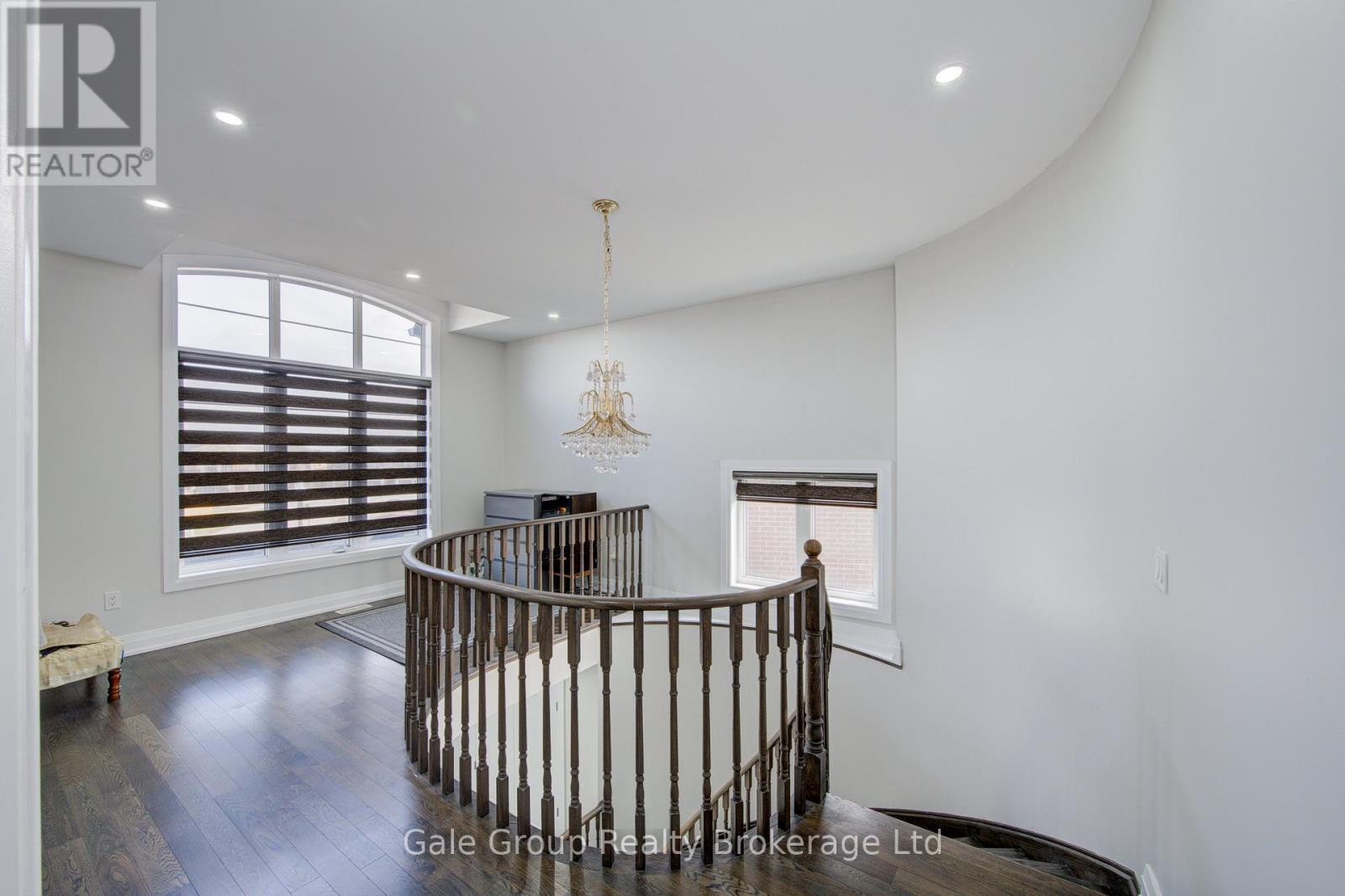 125 Prince Charles Crescent, Woodstock (Woodstock - North), Ontario  N4T 0N1 - Photo 10 - X12920806