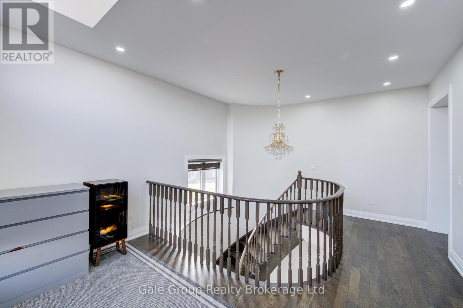 125 Prince Charles Crescent, Woodstock (Woodstock - North), Ontario  N4T 0N1 - Photo 11 - X12920806