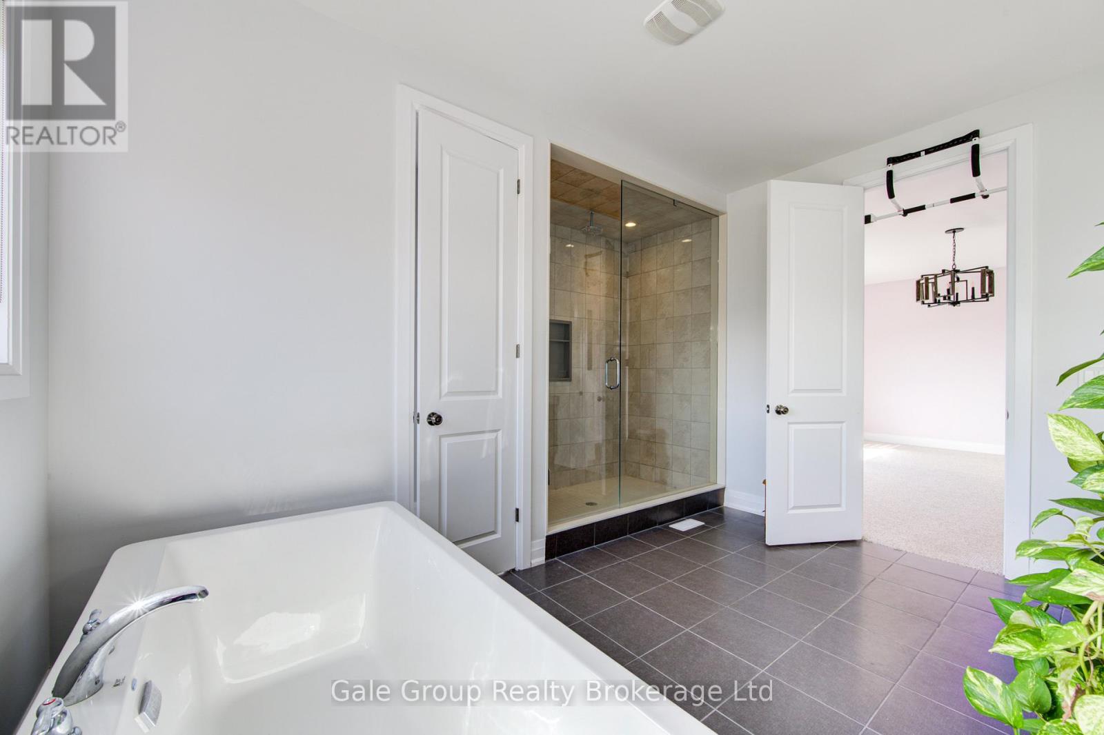 125 Prince Charles Crescent, Woodstock (Woodstock - North), Ontario  N4T 0N1 - Photo 16 - X12920806