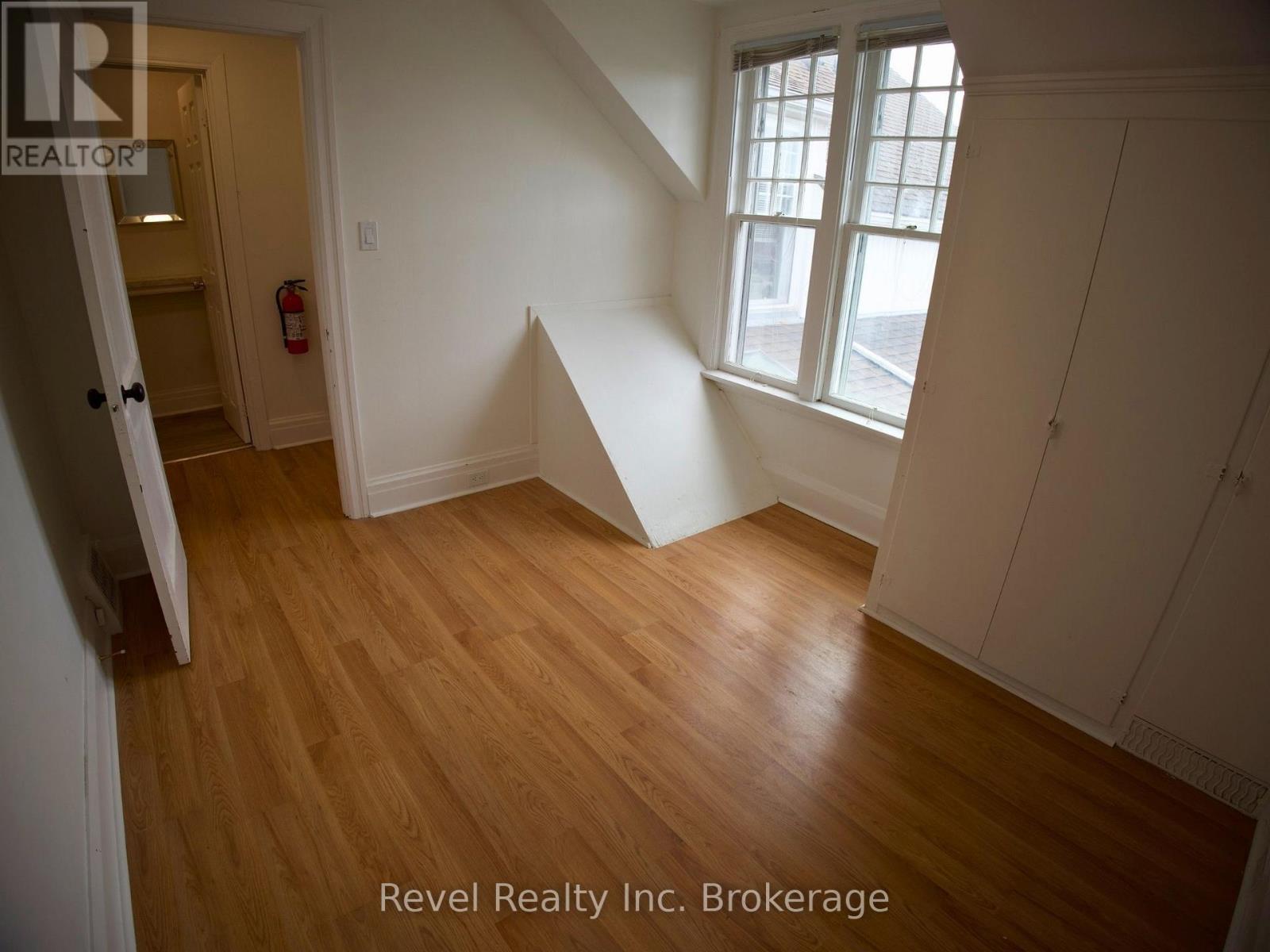 B - 511 King Street, Woodstock (Woodstock - South), Ontario  N4S 1M7 - Photo 10 - X12921596