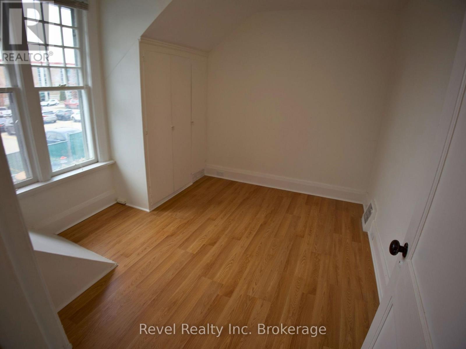 B - 511 King Street, Woodstock (Woodstock - South), Ontario  N4S 1M7 - Photo 11 - X12921596