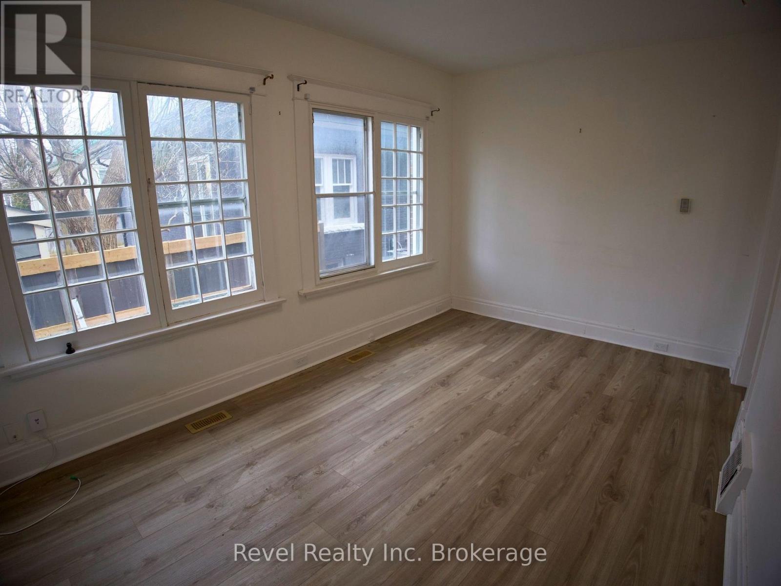 B - 511 King Street, Woodstock (Woodstock - South), Ontario  N4S 1M7 - Photo 5 - X12921596