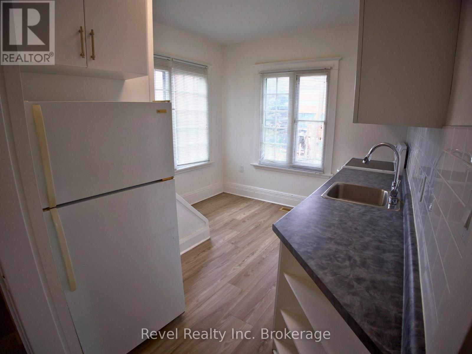 B - 511 King Street, Woodstock (Woodstock - South), Ontario  N4S 1M7 - Photo 6 - X12921596