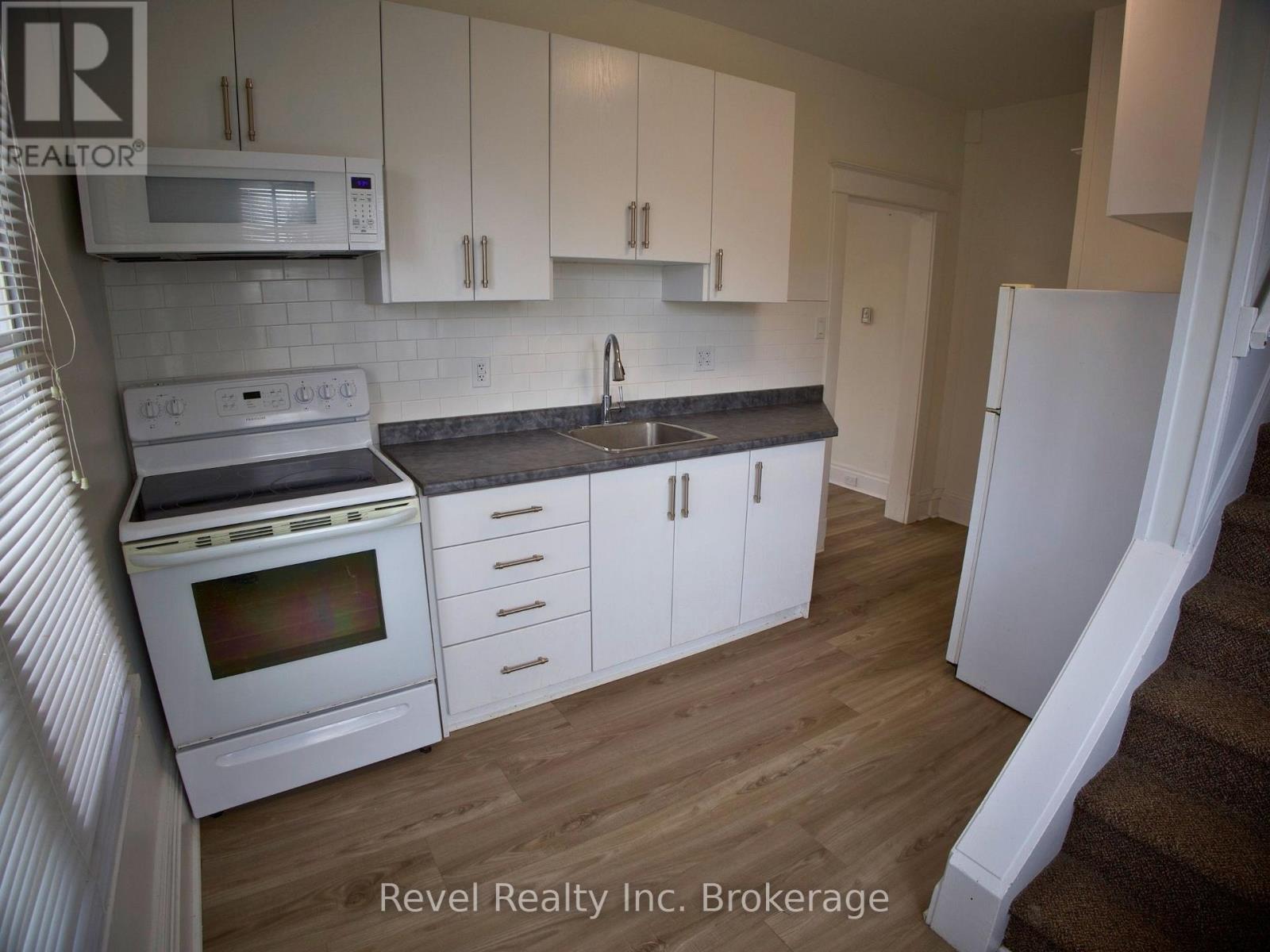 B - 511 King Street, Woodstock (Woodstock - South), Ontario  N4S 1M7 - Photo 7 - X12921596