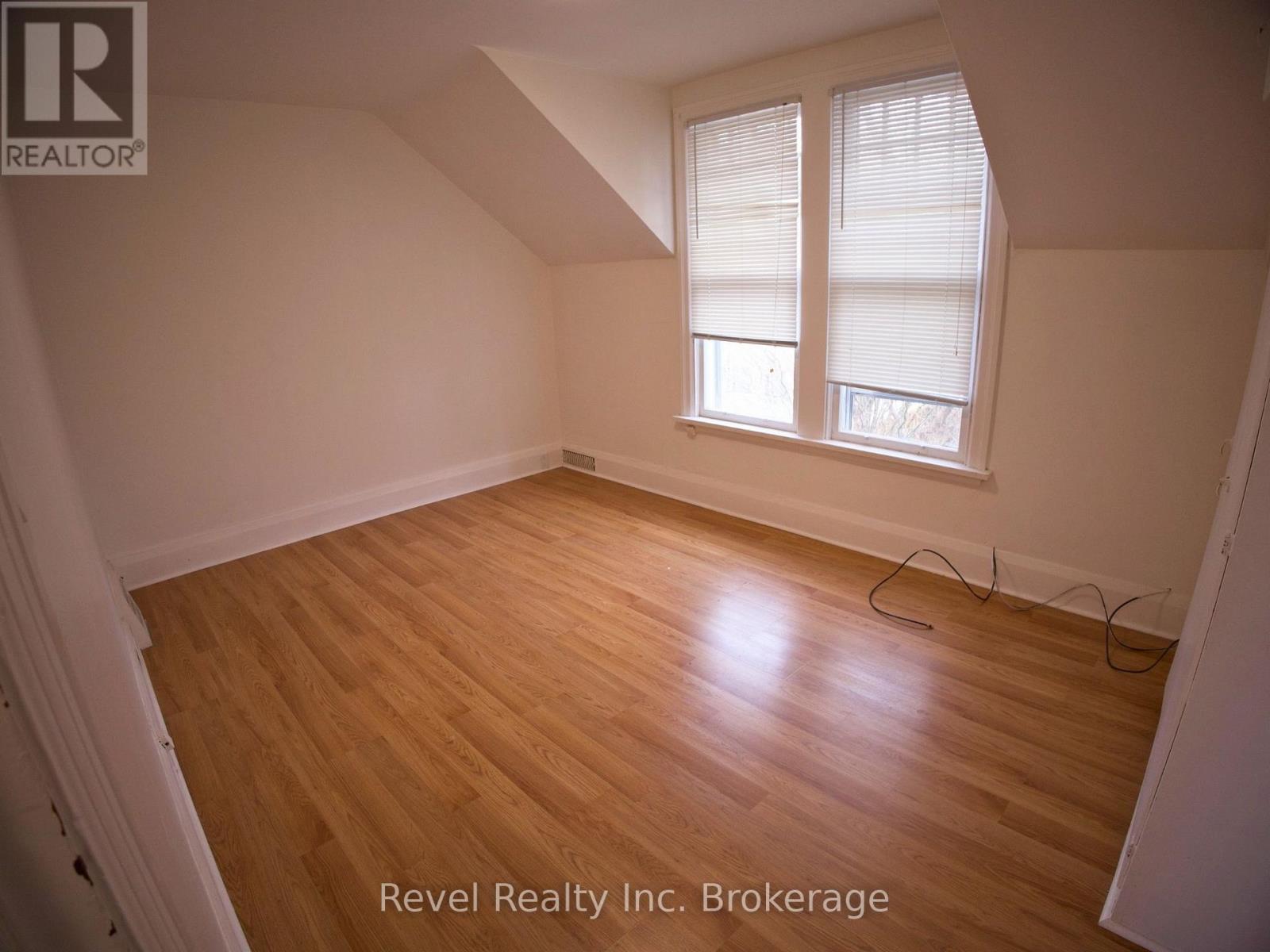 B - 511 King Street, Woodstock (Woodstock - South), Ontario  N4S 1M7 - Photo 9 - X12921596