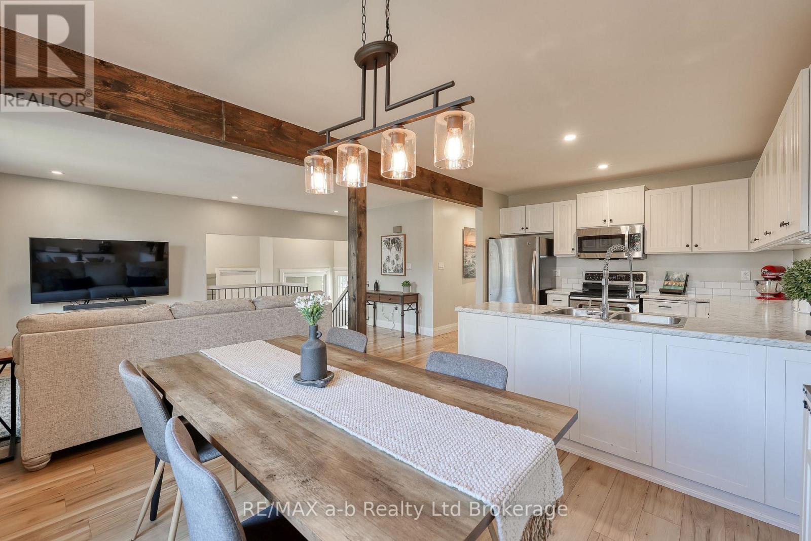 249 Arris Crescent, West Perth (Mitchell), Ontario  N0K 1N0 - Photo 13 - X12921734