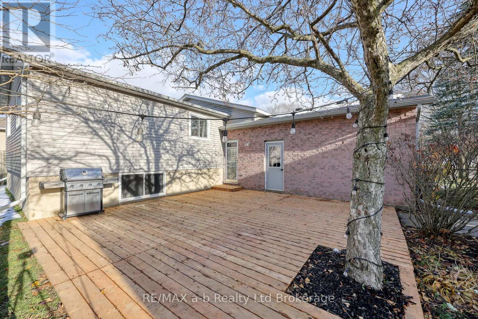 249 Arris Crescent, West Perth (Mitchell), Ontario  N0K 1N0 - Photo 36 - X12921734