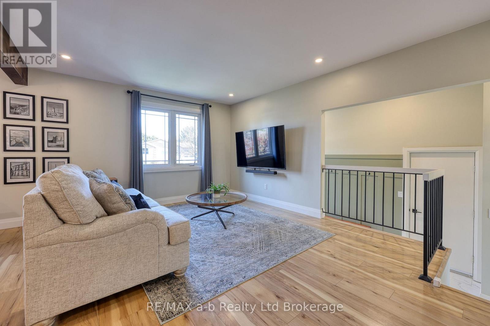 249 Arris Crescent, West Perth (Mitchell), Ontario  N0K 1N0 - Photo 7 - X12921734