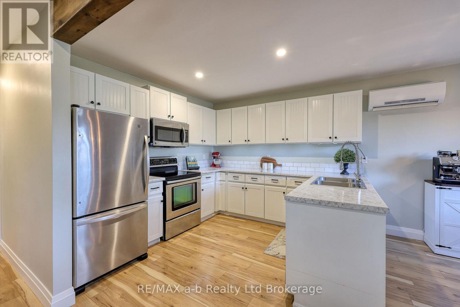 249 Arris Crescent, West Perth (Mitchell), Ontario  N0K 1N0 - Photo 9 - X12921734