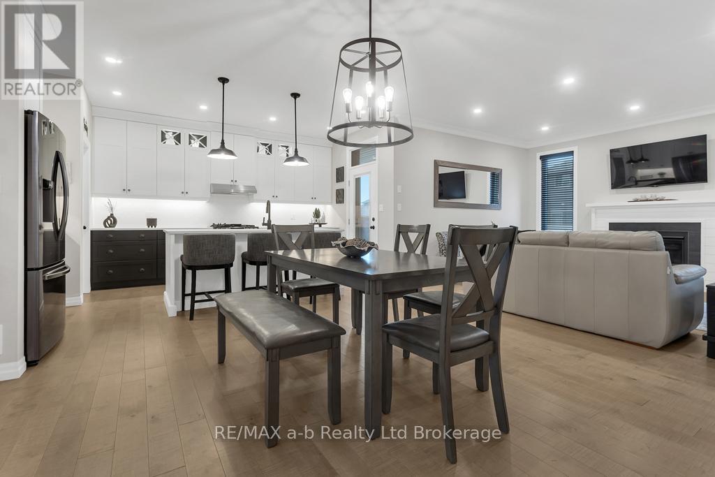 41 Lowrie Crescent, Tillsonburg, Ontario  N4G 0H5 - Photo 12 - X12924494