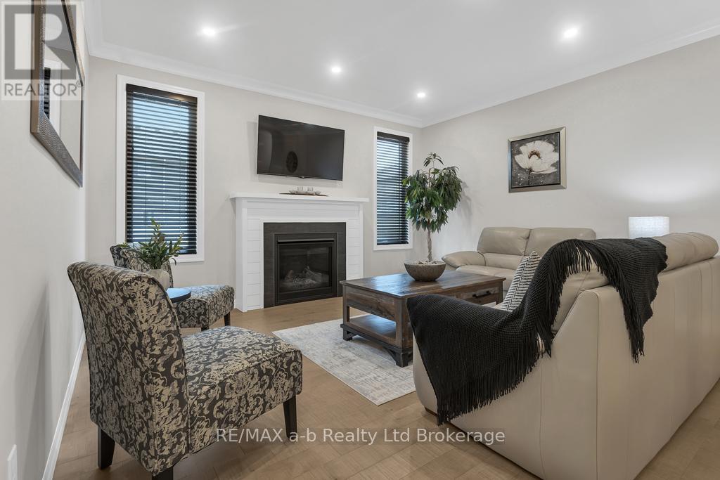 41 Lowrie Crescent, Tillsonburg, Ontario  N4G 0H5 - Photo 13 - X12924494