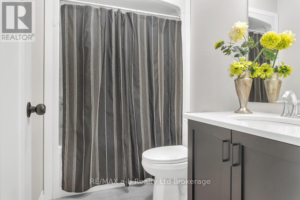 41 Lowrie Crescent, Tillsonburg, Ontario  N4G 0H5 - Photo 17 - X12924494