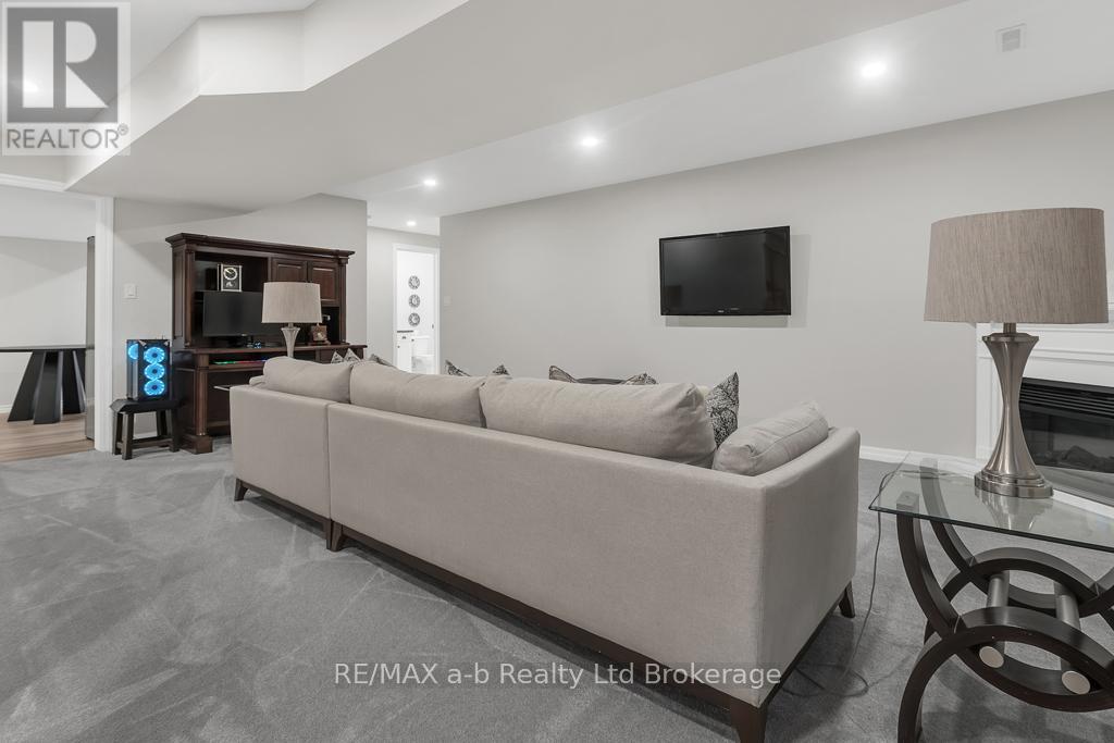 41 Lowrie Crescent, Tillsonburg, Ontario  N4G 0H5 - Photo 22 - X12924494