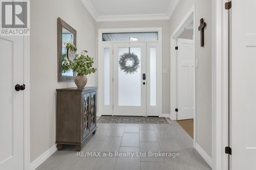 41 Lowrie Crescent, Tillsonburg, Ontario  N4G 0H5 - Photo 5 - X12924494