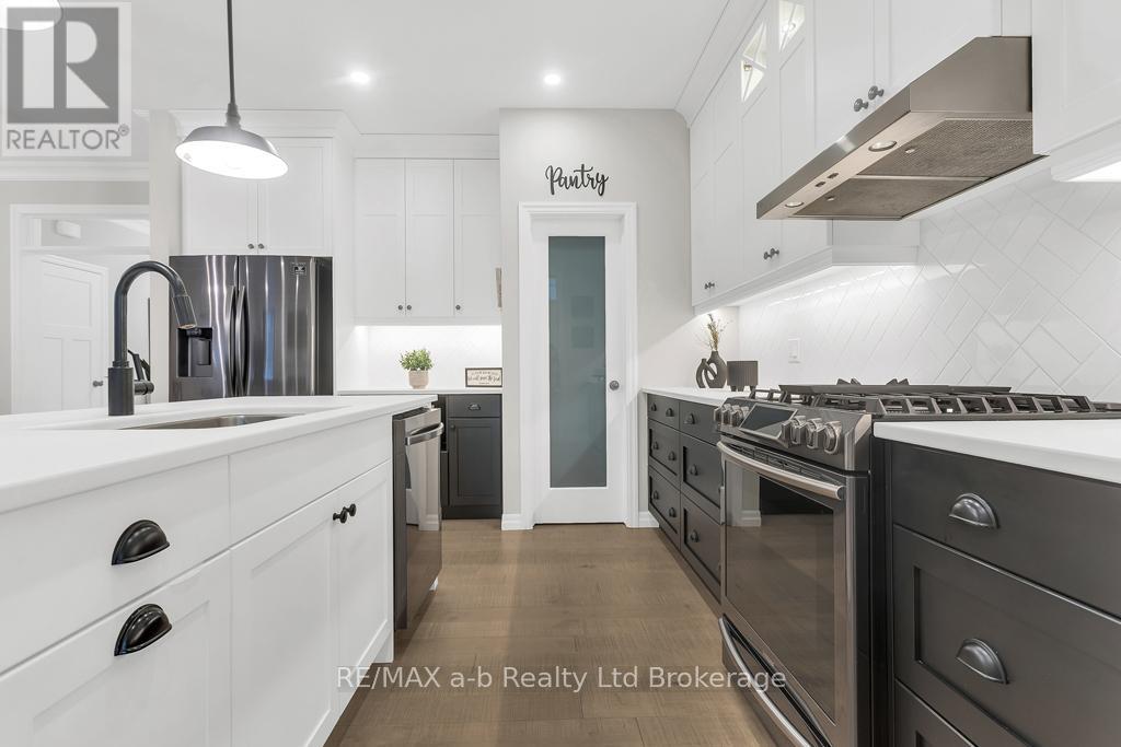 41 Lowrie Crescent, Tillsonburg, Ontario  N4G 0H5 - Photo 9 - X12924494