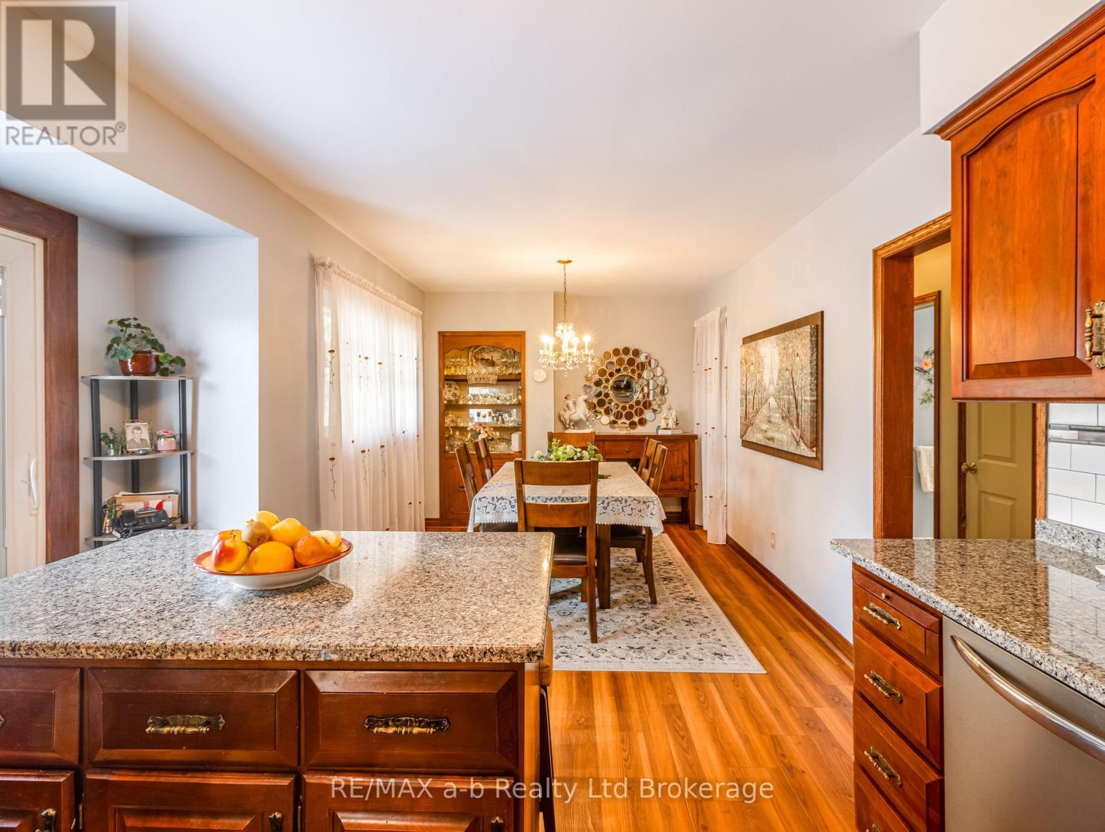 543 Highland Drive, Woodstock (Woodstock - North), Ontario  N4S 5X1 - Photo 18 - X12925974