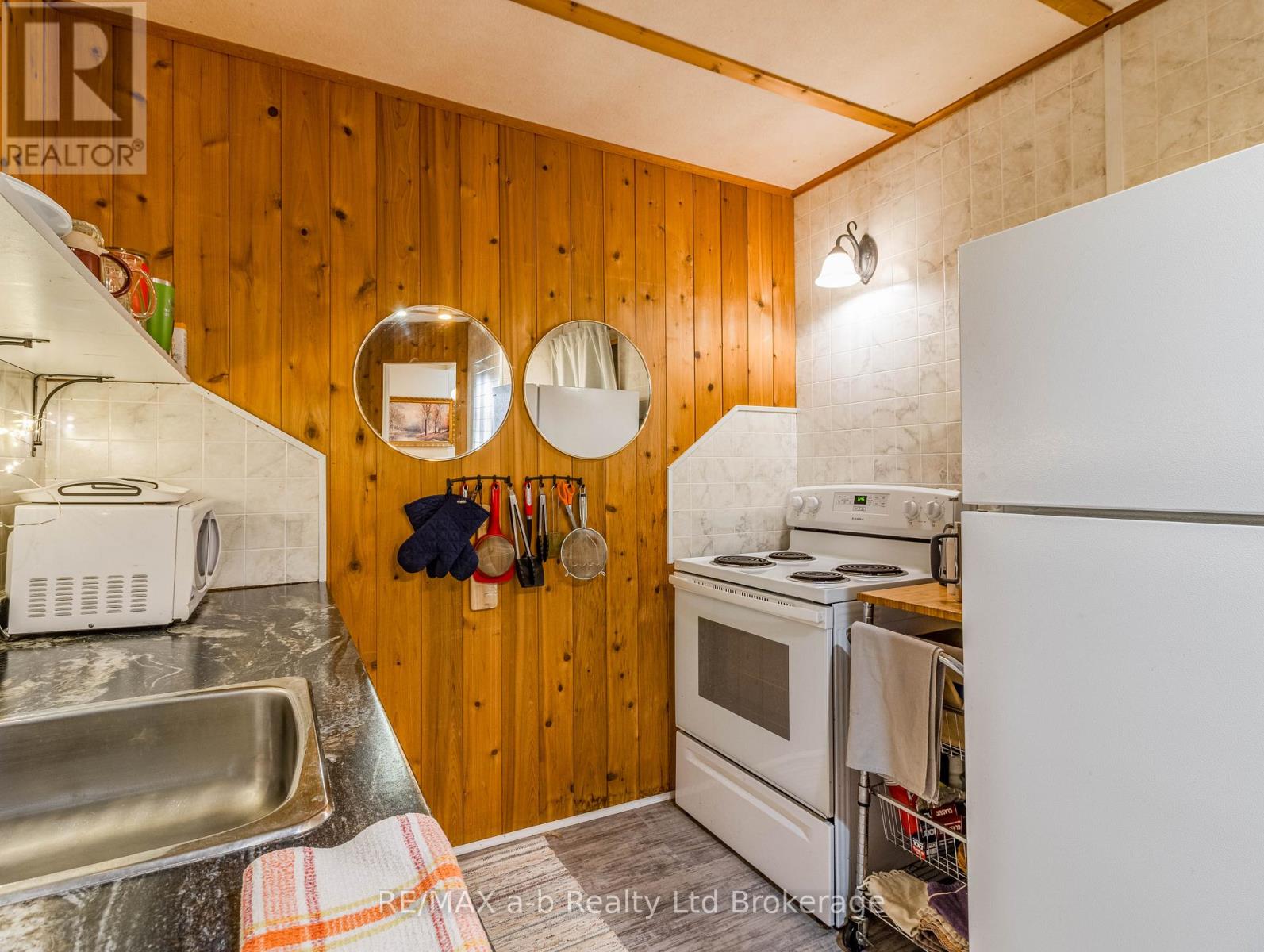 543 Highland Drive, Woodstock (Woodstock - North), Ontario  N4S 5X1 - Photo 25 - X12925974