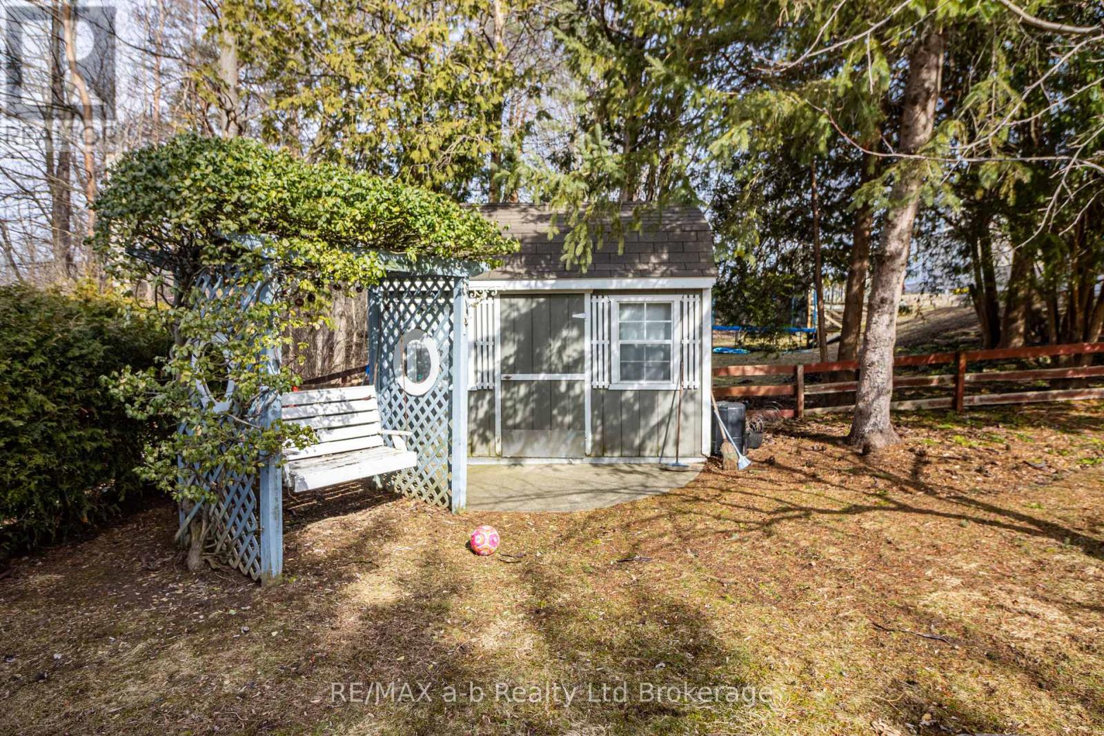 543 Highland Drive, Woodstock (Woodstock - North), Ontario  N4S 5X1 - Photo 34 - X12925974