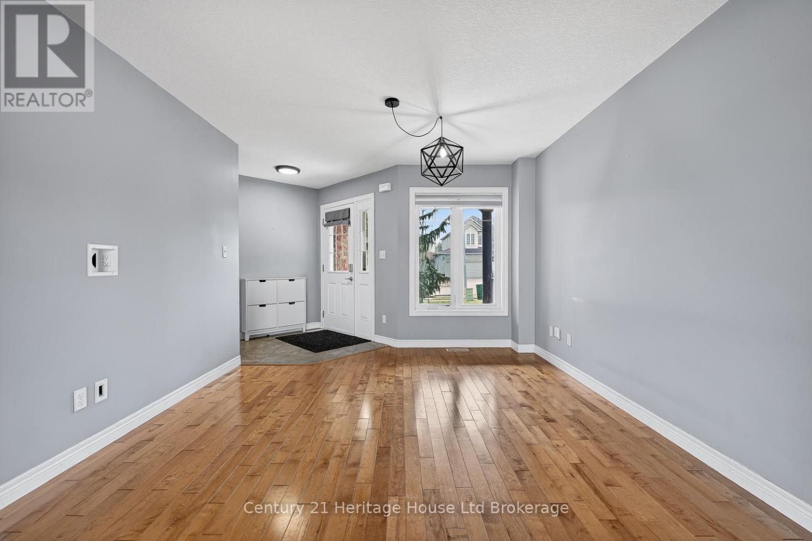 215 Munnoch Boulevard, Woodstock (Woodstock - North), Ontario  N4T 1V7 - Photo 14 - X12926204