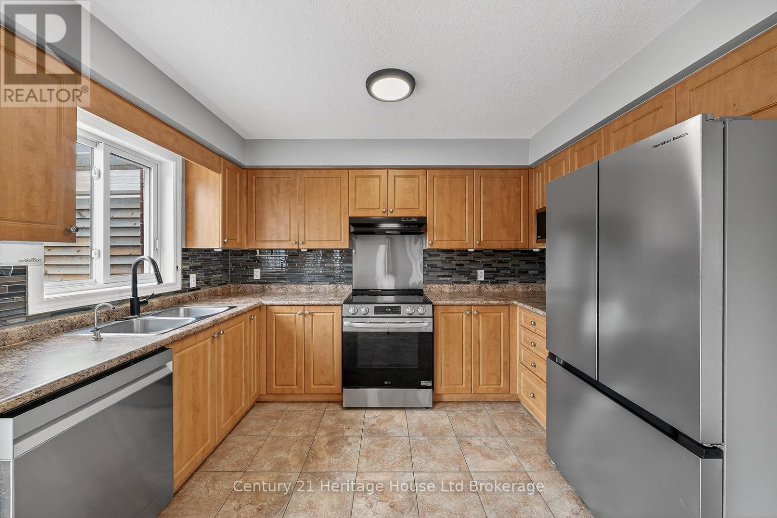 215 Munnoch Boulevard, Woodstock (Woodstock - North), Ontario  N4T 1V7 - Photo 18 - X12926204