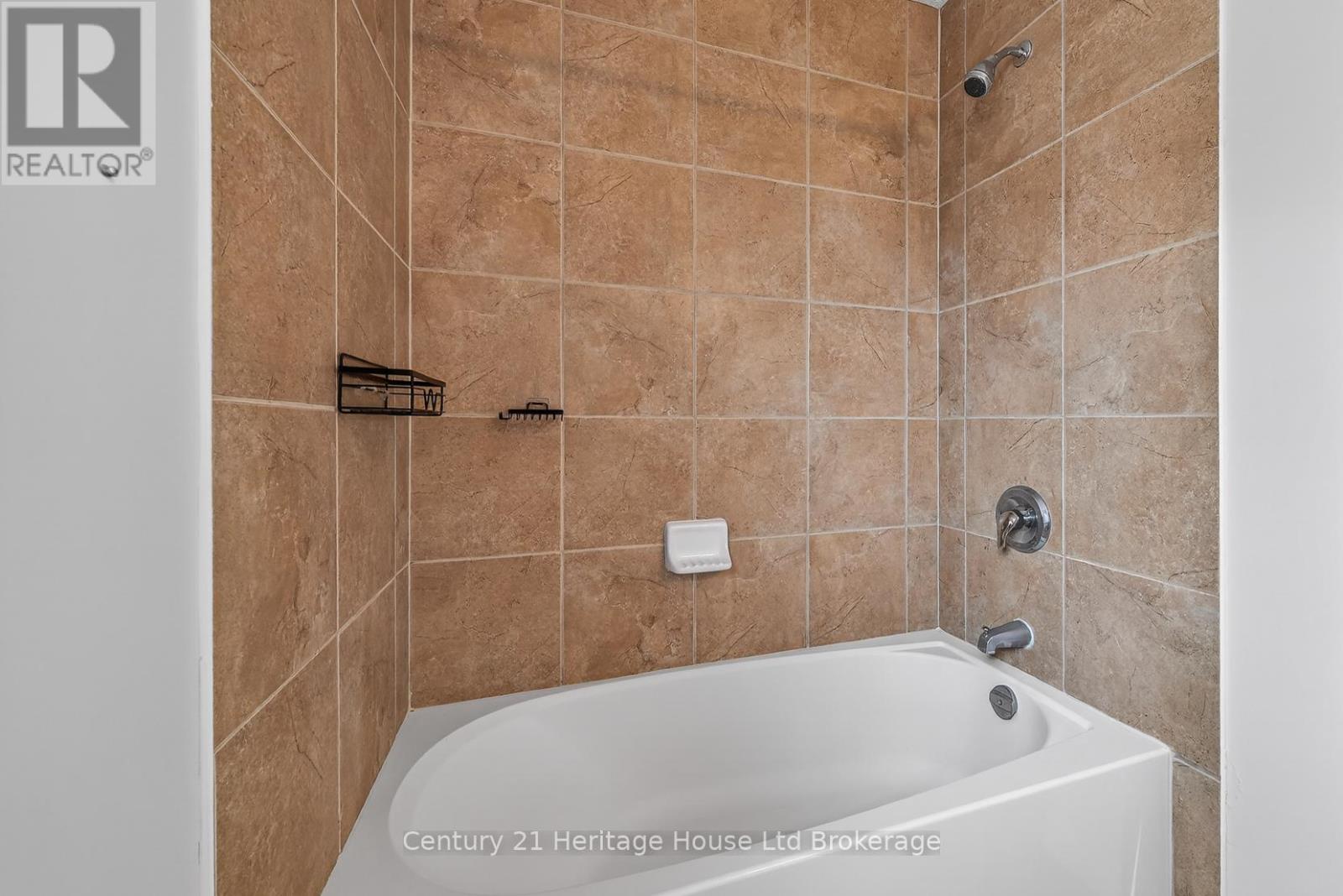 215 Munnoch Boulevard, Woodstock (Woodstock - North), Ontario  N4T 1V7 - Photo 29 - X12926204