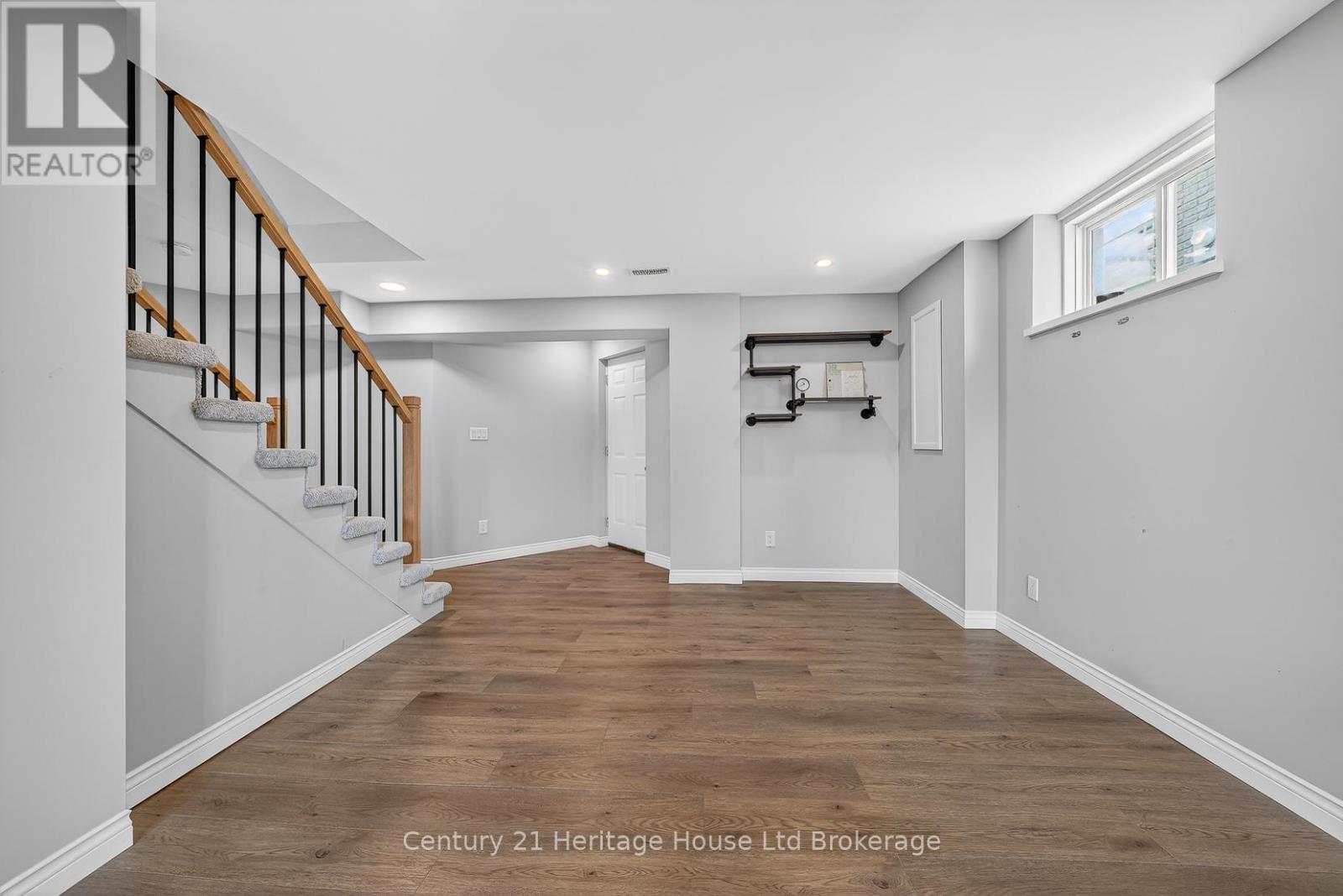 215 Munnoch Boulevard, Woodstock (Woodstock - North), Ontario  N4T 1V7 - Photo 36 - X12926204