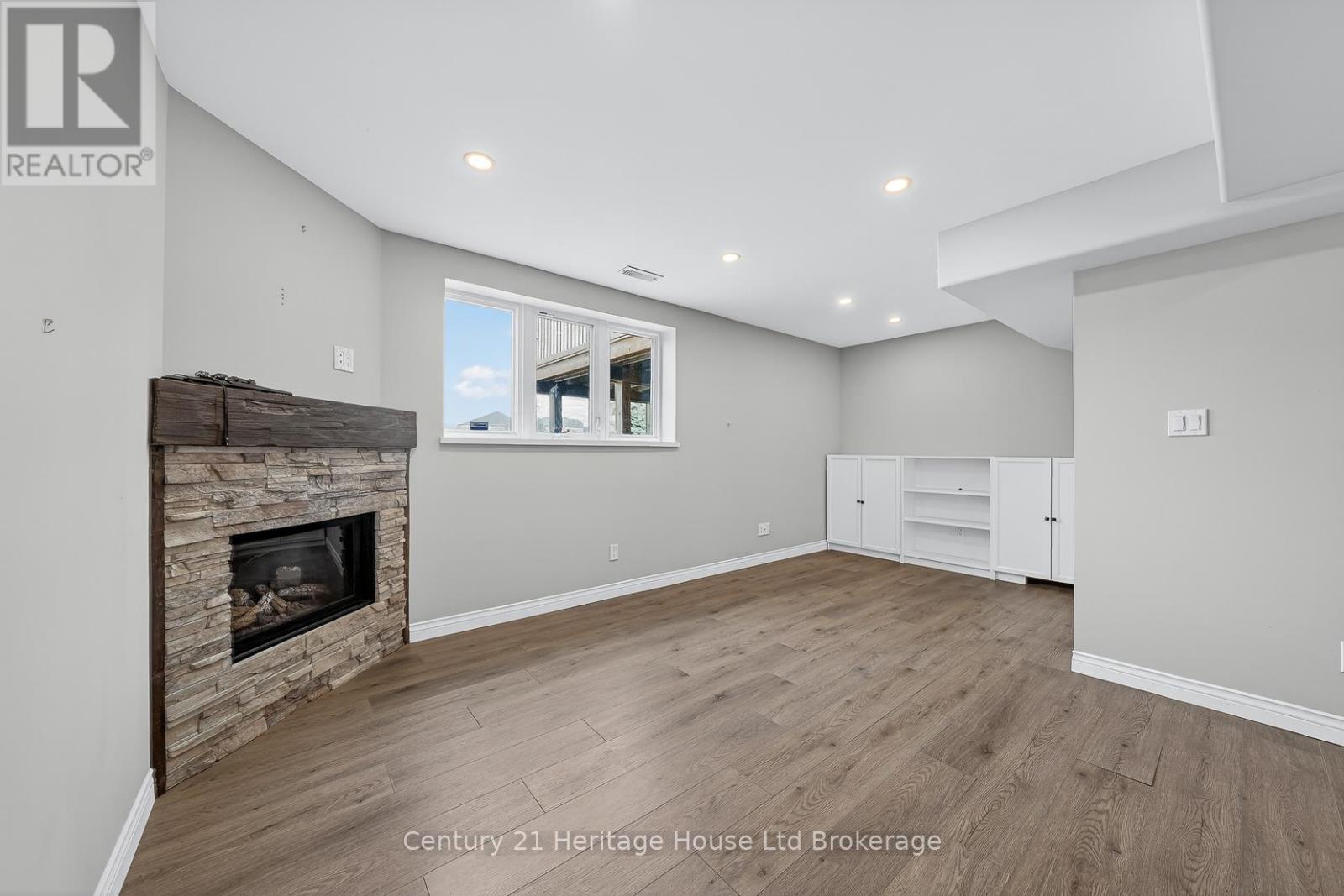 215 Munnoch Boulevard, Woodstock (Woodstock - North), Ontario  N4T 1V7 - Photo 37 - X12926204