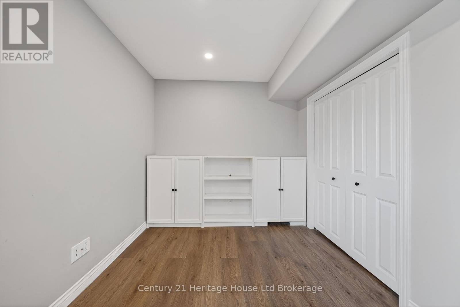 215 Munnoch Boulevard, Woodstock (Woodstock - North), Ontario  N4T 1V7 - Photo 38 - X12926204