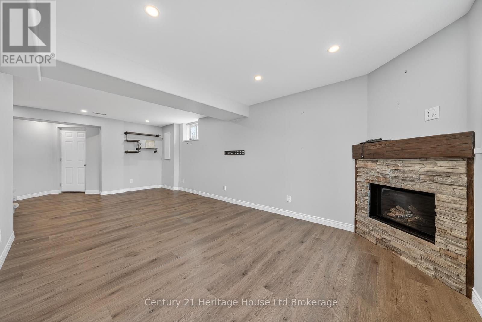 215 Munnoch Boulevard, Woodstock (Woodstock - North), Ontario  N4T 1V7 - Photo 39 - X12926204