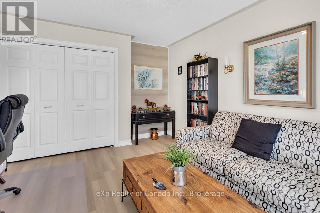 124 Wilson Avenue, Tillsonburg, Ontario  N4G 5T3 - Photo 6 - X12926334