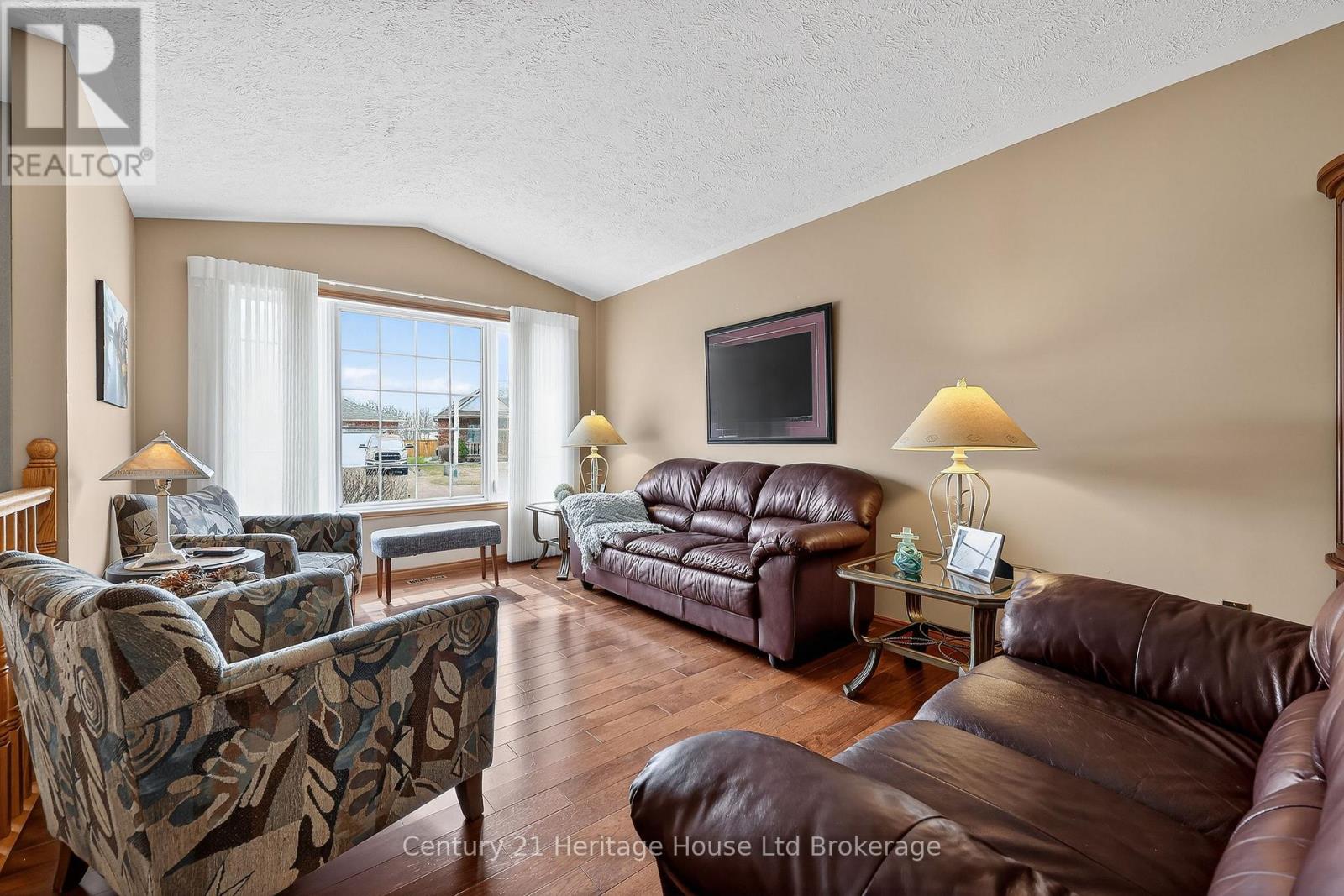 11 Mccreery Road, Ingersoll (Ingersoll - North), Ontario  N5C 4E9 - Photo 7 - X12926504